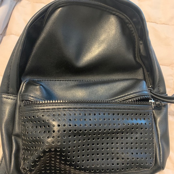 Black leather backpack - Picture 5 of 5
